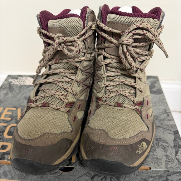 The north face  WOMEN'S HEDGEHOG FASTPACK MID GORE-TEX® boot (size 7.5) - Picture 2 of 5